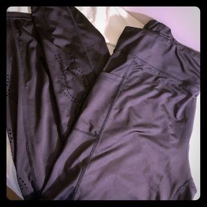 Active leggings with pockets